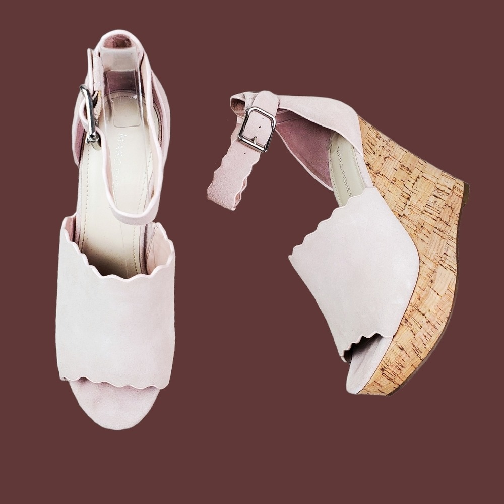 Marc Fisher Hayo Light Pink Scallop Suede Leather Cork Wedge Sandals Size 7.5 - Picture 1 of 13